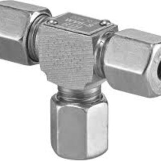 Image of a hydraulic shuttle valve that automatically selects the higher pressure from two inlets (A/B) to the outlet (C), showing the valve body, ports, and moving ball/spool.