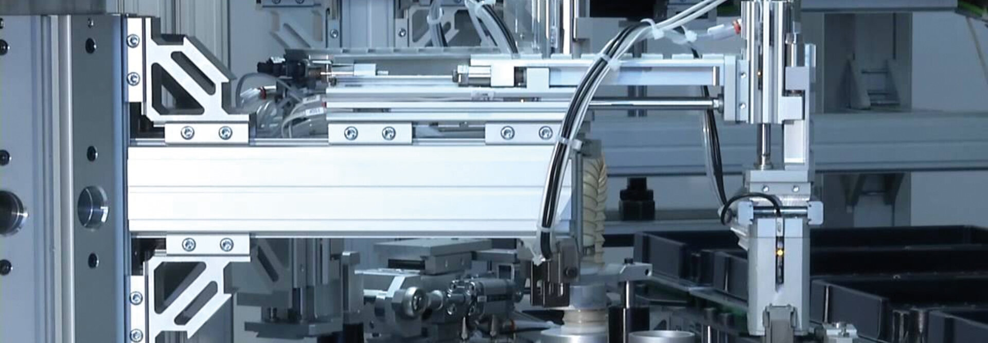 Bilde av Metal Work pneumatikksystem, som brukes til å kontrollere og automatisere industrielle prosesser ved hjelp av trykkluft.