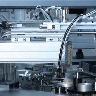 Bilde av Metal Work pneumatikksystem, som brukes til å kontrollere og automatisere industrielle prosesser ved hjelp av trykkluft.