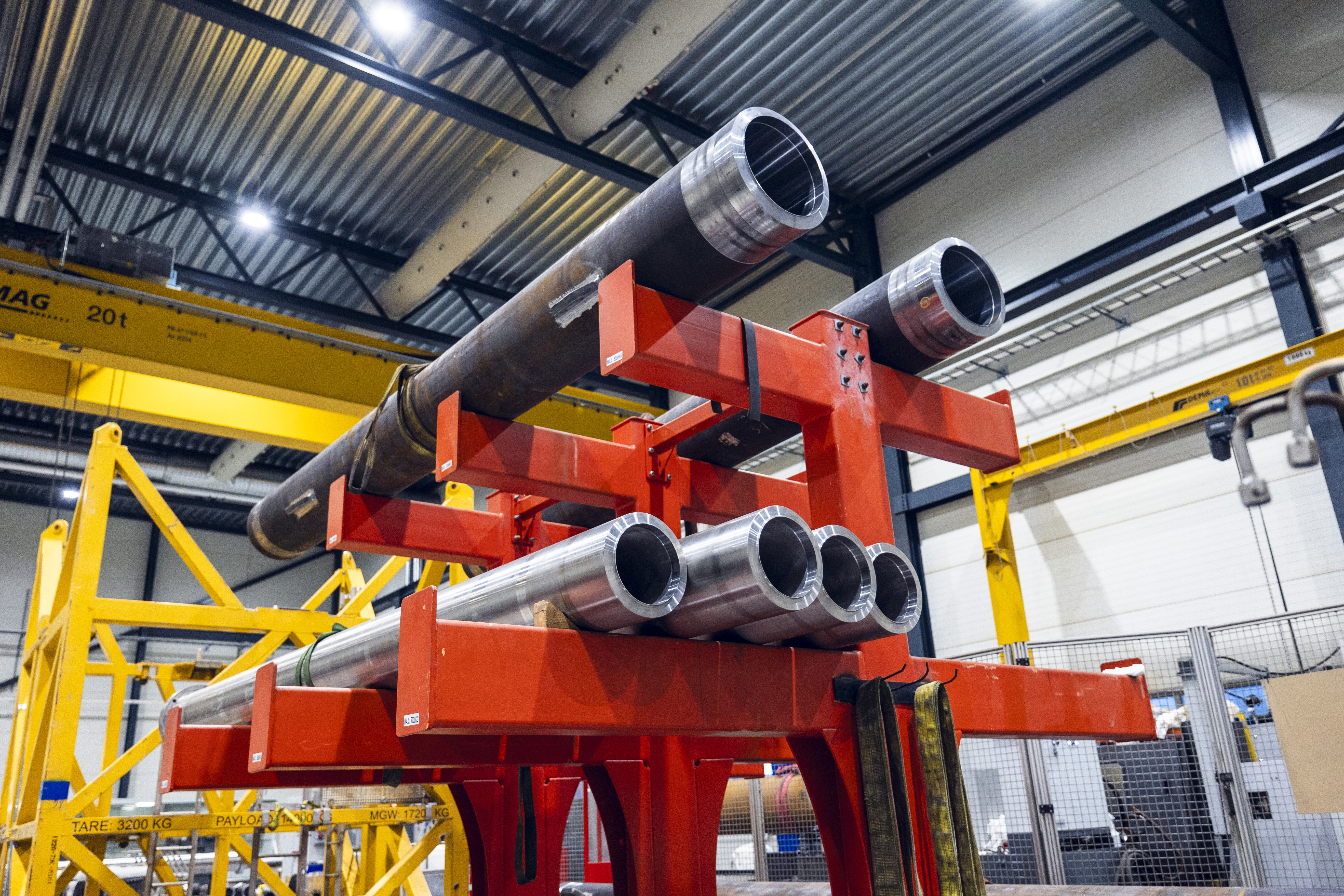 Cylinder tubes for crane cylinders