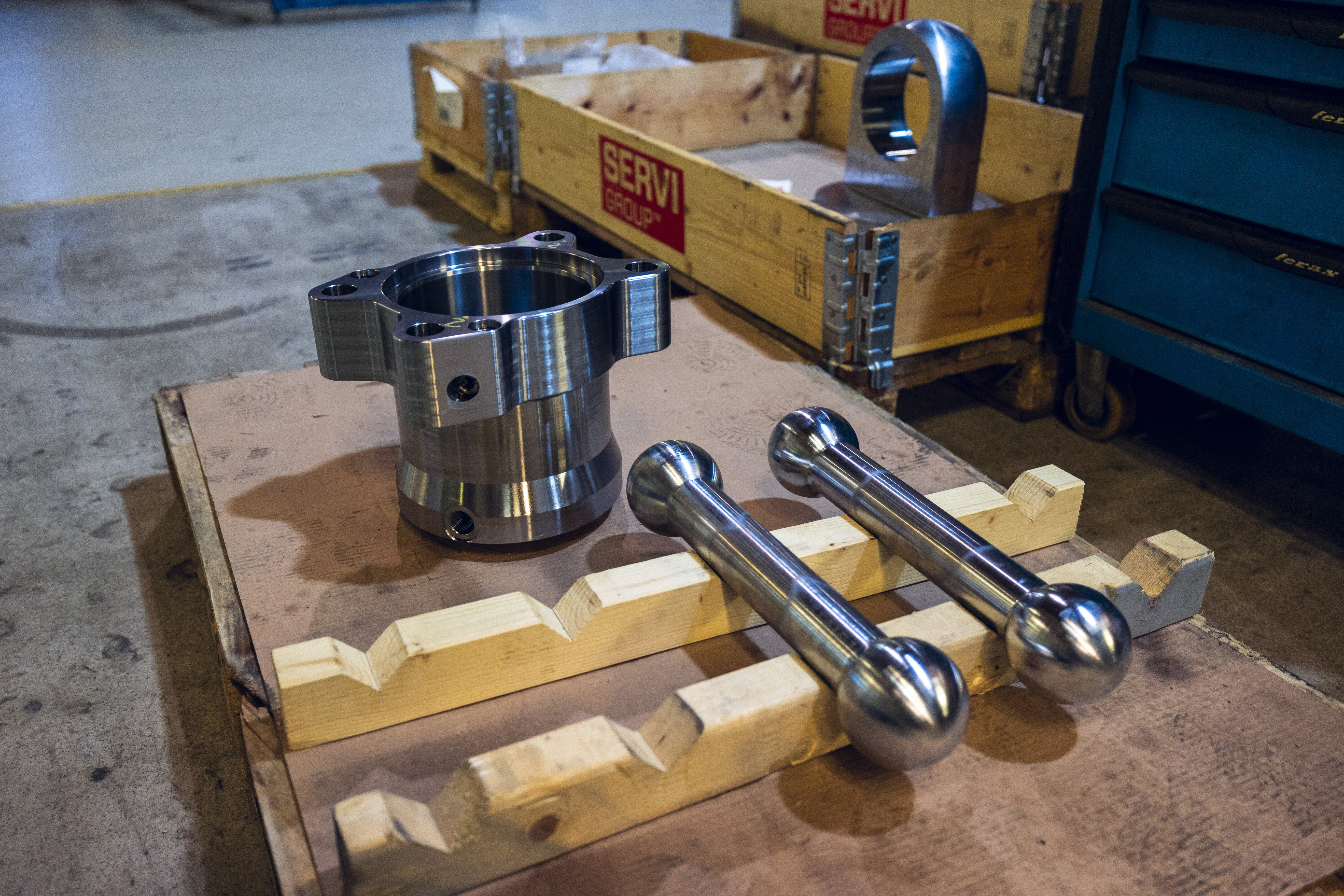 Cylinder tubes to cylinder and cylinder