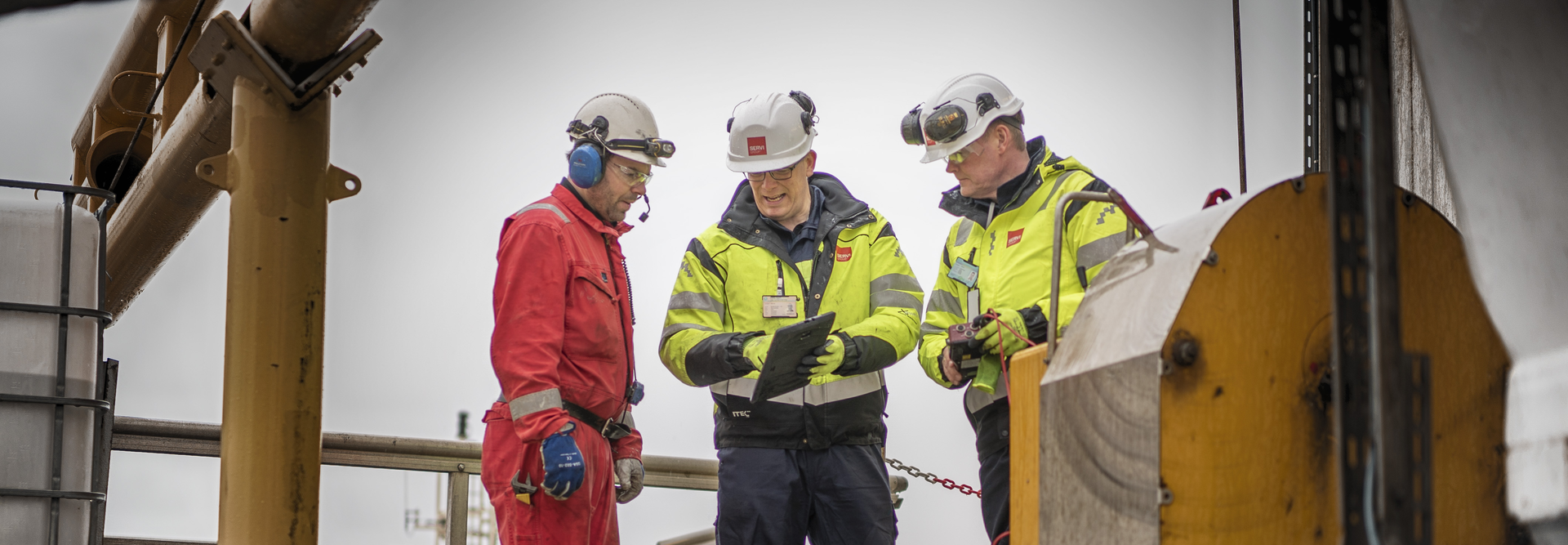 Serviceoppdrag på offshore-plattform med Servi-ansatte