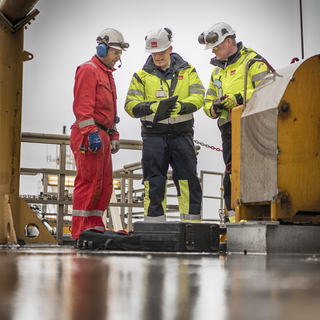 Serviceoppdrag på offshore-plattform med Servi-ansatte